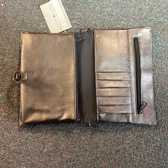 Tommy Hilfiger Wristlet - Picture 5 of 7